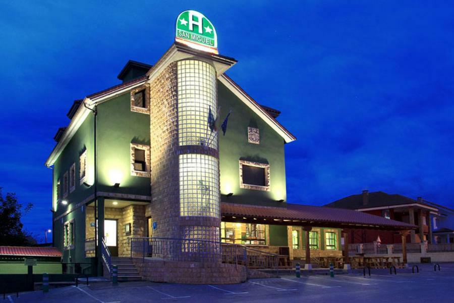 Hotel San Miguel De La Barreda Siero Zewnętrze zdjęcie